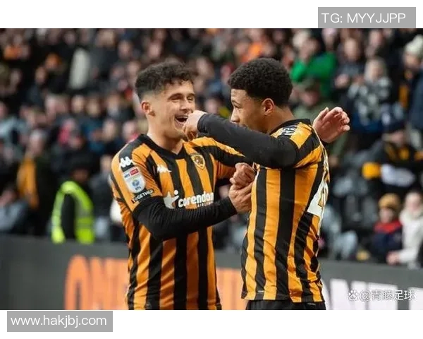 赫尔城与狼队激战正酣赛况分析与精彩瞬间回顾